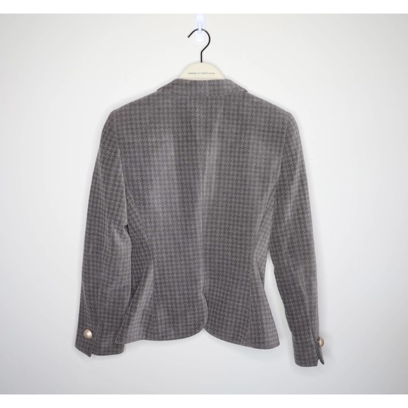 SOLD Giorgio Armani blazer - Picture 2 of 11